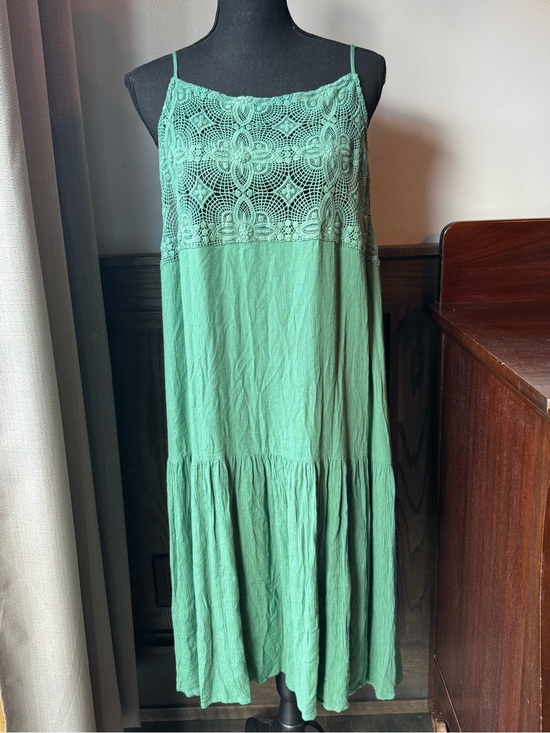 Myra Bag Dresses & Skirts - Myra bag Flowing Green Crochet-Detail boho Dress Large EUC